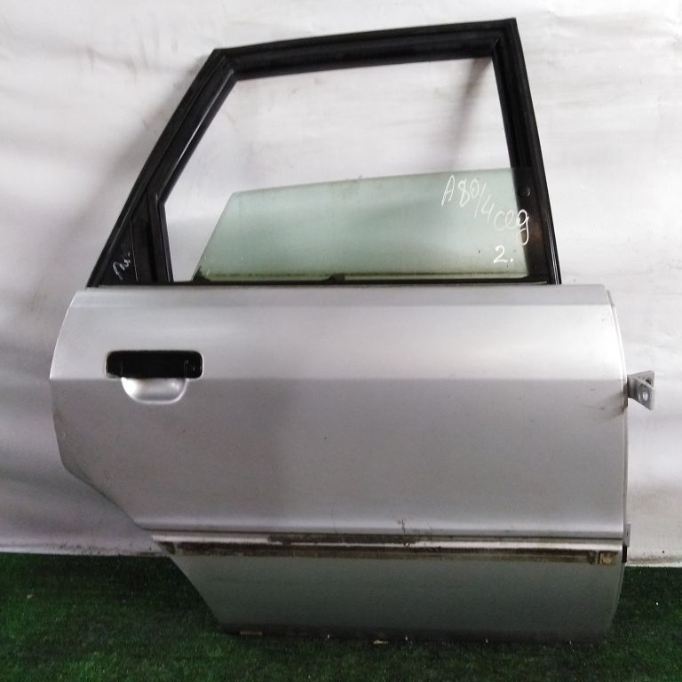 Дверь AUDI A80 B4 1992- задняя правая серебро Б/У