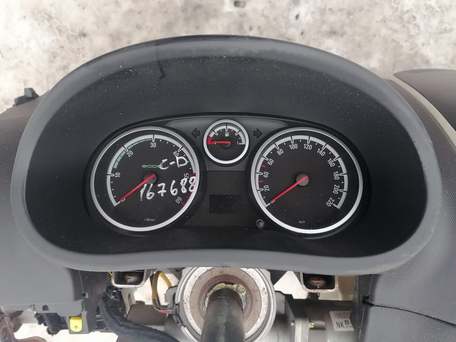 Панель приборов, комбинация приборов OPEL CORSA D 2006- б/у