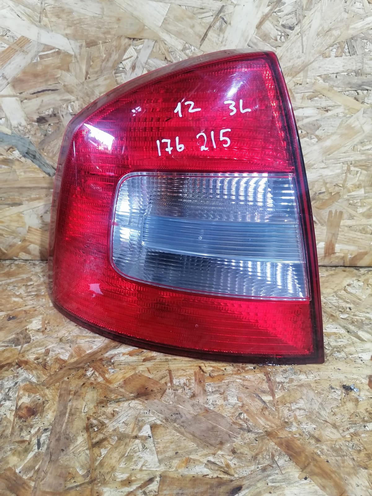 Фонарь SKODA OCTAVIA 1Z 2009- хэтчбек левый б/у