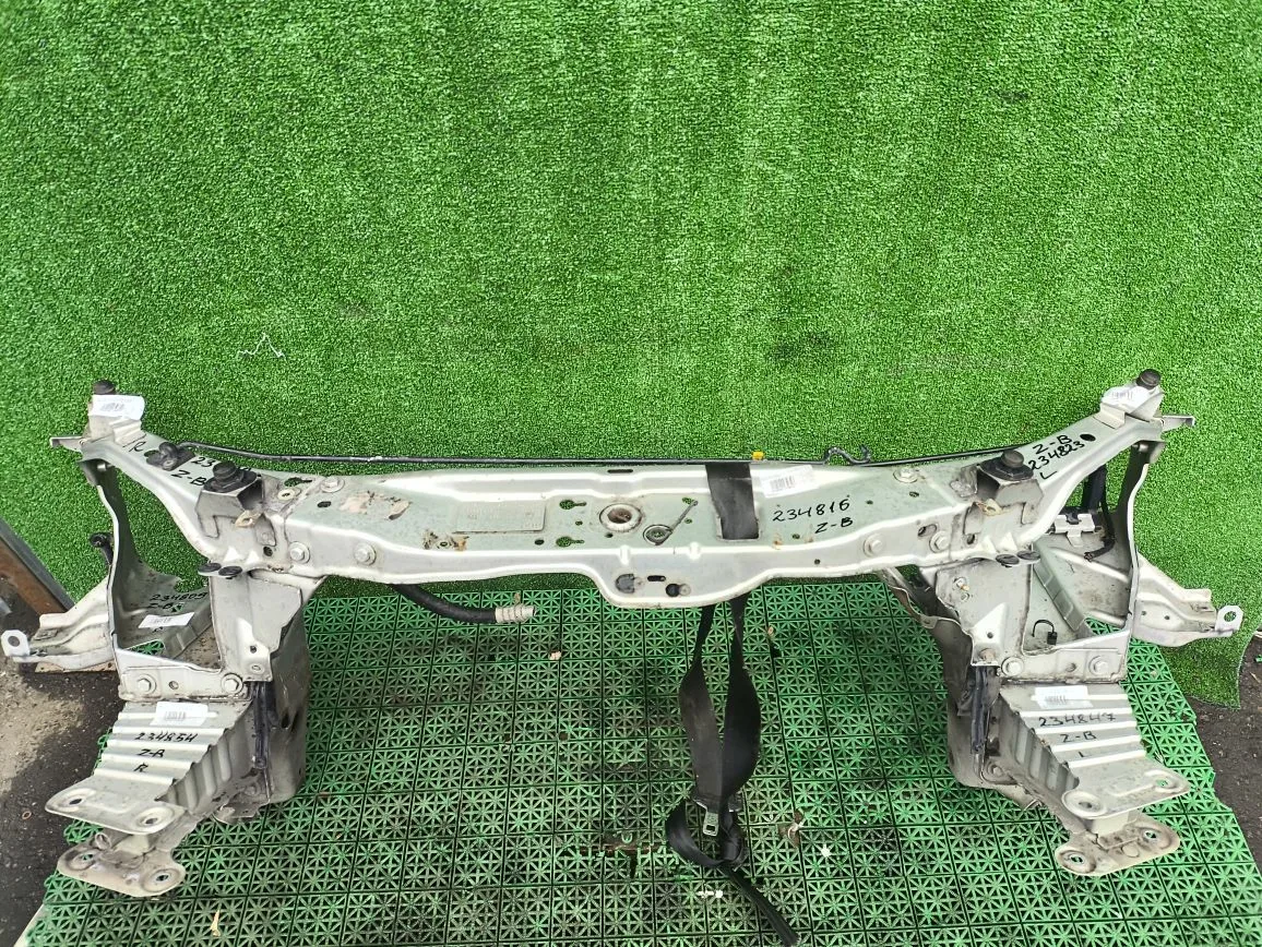 Панель передняя OPEL ASTRA H, ZAFIRA B 2004- серебро б/у