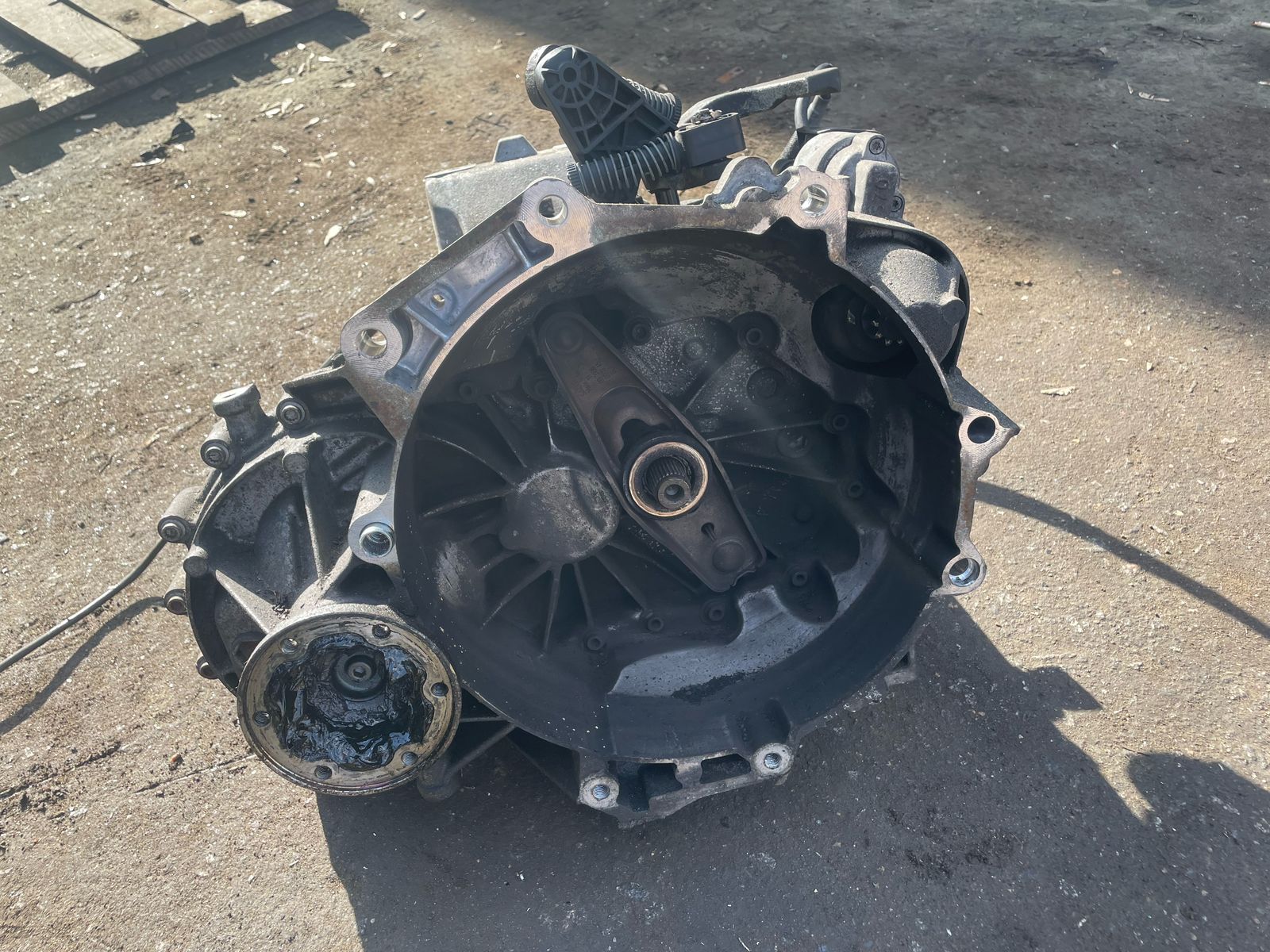 МКПП 6 ступенчатая механическая коробка передач AUDI A3, SKODA OCTAVIA 1Z, VOLKSWAGEN GOLF 5/5+/6, JETTA 5/6, PASSAT B6/B7 1,2 LHX 2004- 74/17 б/у