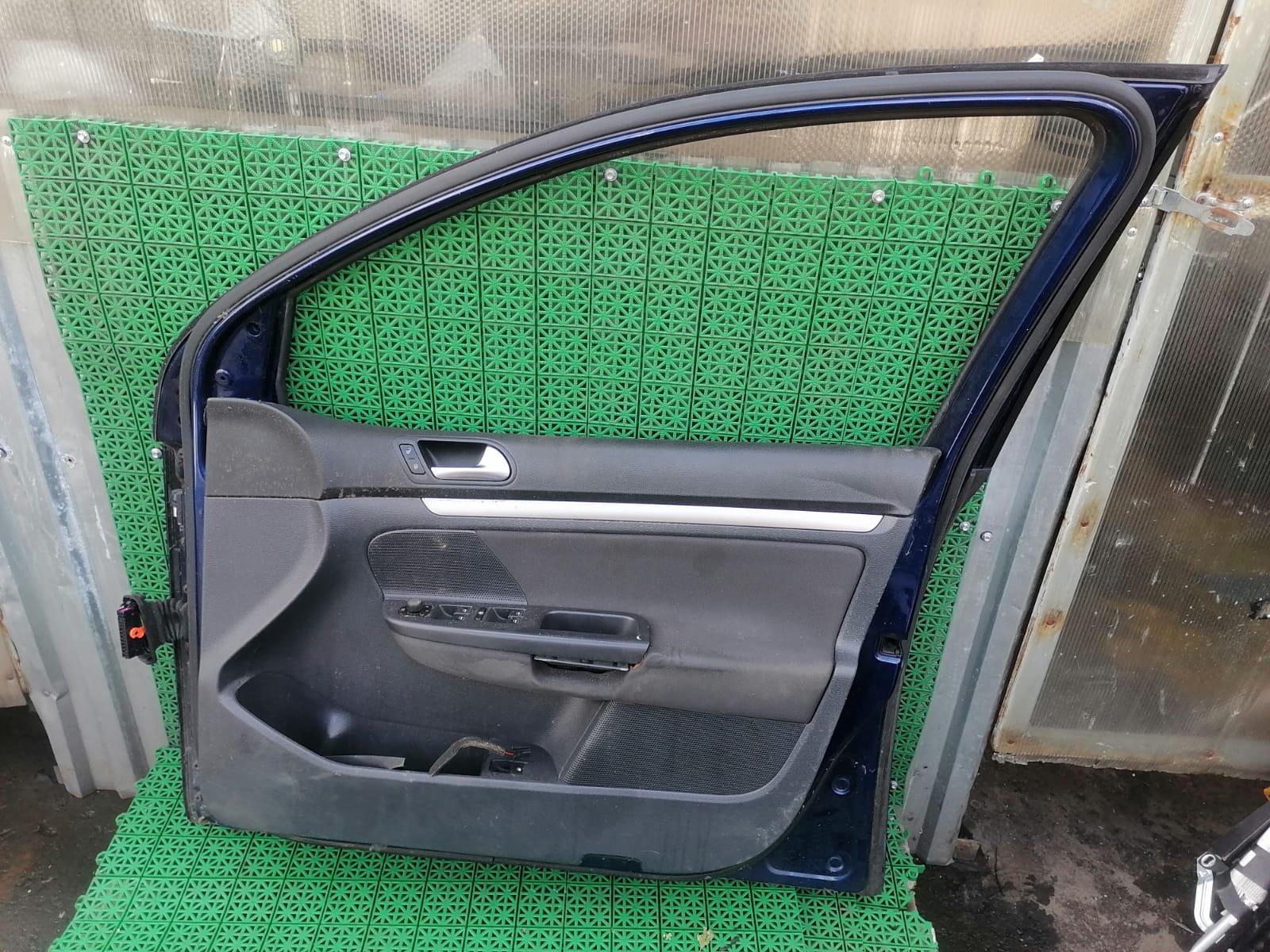 Стеклоподъемник VOLKSWAGEN GOLF 5/5+, JETTA 5 2004- передний правый электрический б/у