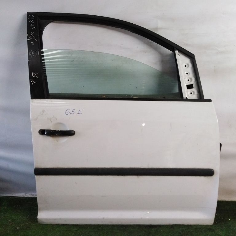 Дверь VOLKSWAGEN CADDY 2004- передняя правая белая Б/У