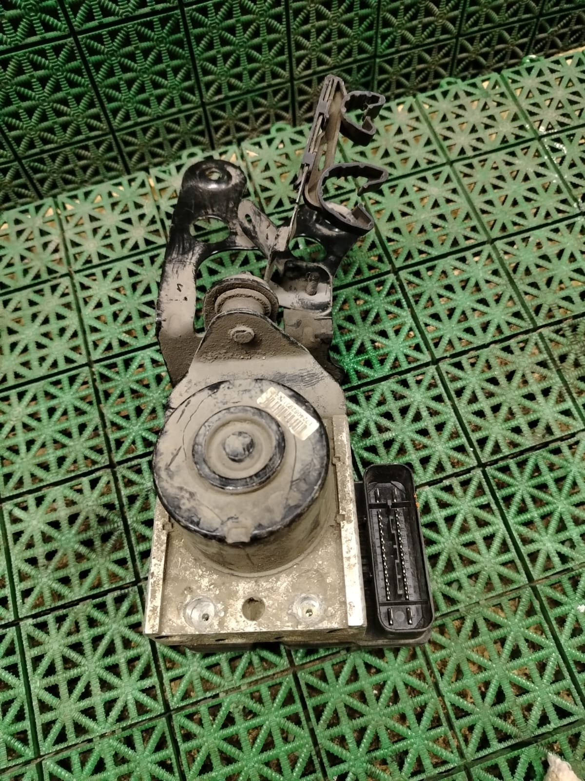 Блок ABS AUDI, SKODA, VOLKSWAGEN 1K0614117S 2011- Б/У