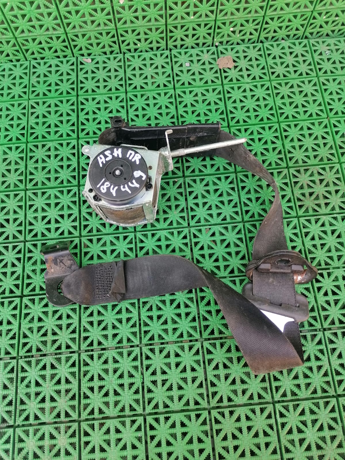 Ремень безопасности OPEL ASTRA H 2004- передний правый б/у