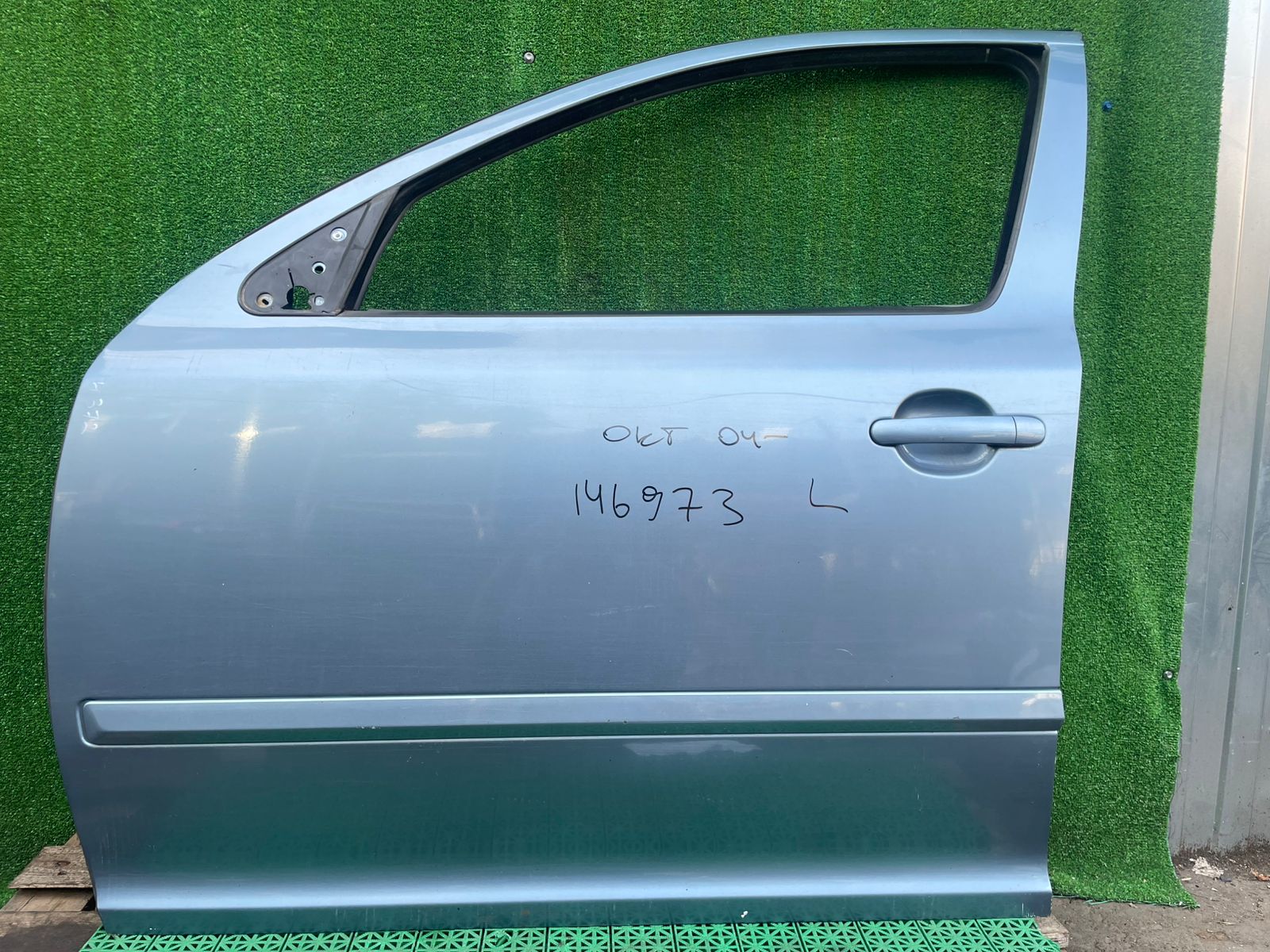 Дверь SKODA OCTAVIA 1Z 2004- передняя левая голубая б/у