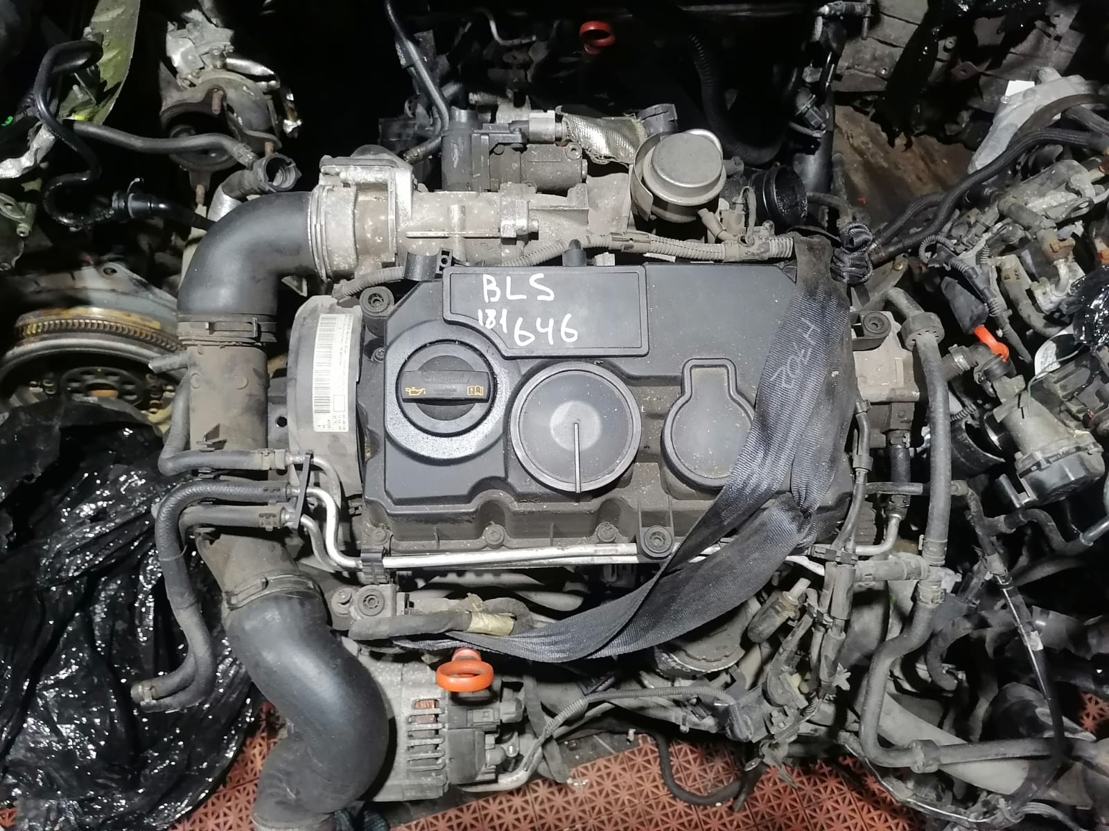Корпус фильтра топливного AUDI A3, SKODA OCTAVIA 1Z, VOLKSWAGEN GOLF 5/5+/6, JETTA 5/6, PASSAT B6/B7/CC, CADDY. TOURAN, TIGUAN TDI 2004- б/у