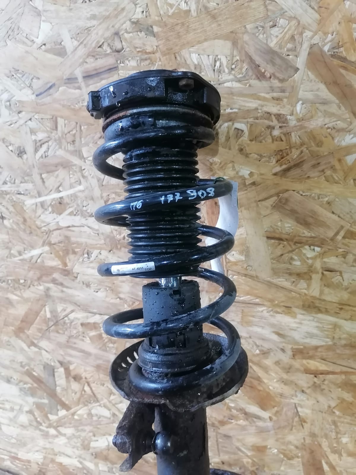 Пружина подвески VOLKSWAGEN PASSAT B6/B7/CC 2005- передняя (ора,син,жёл) б/у