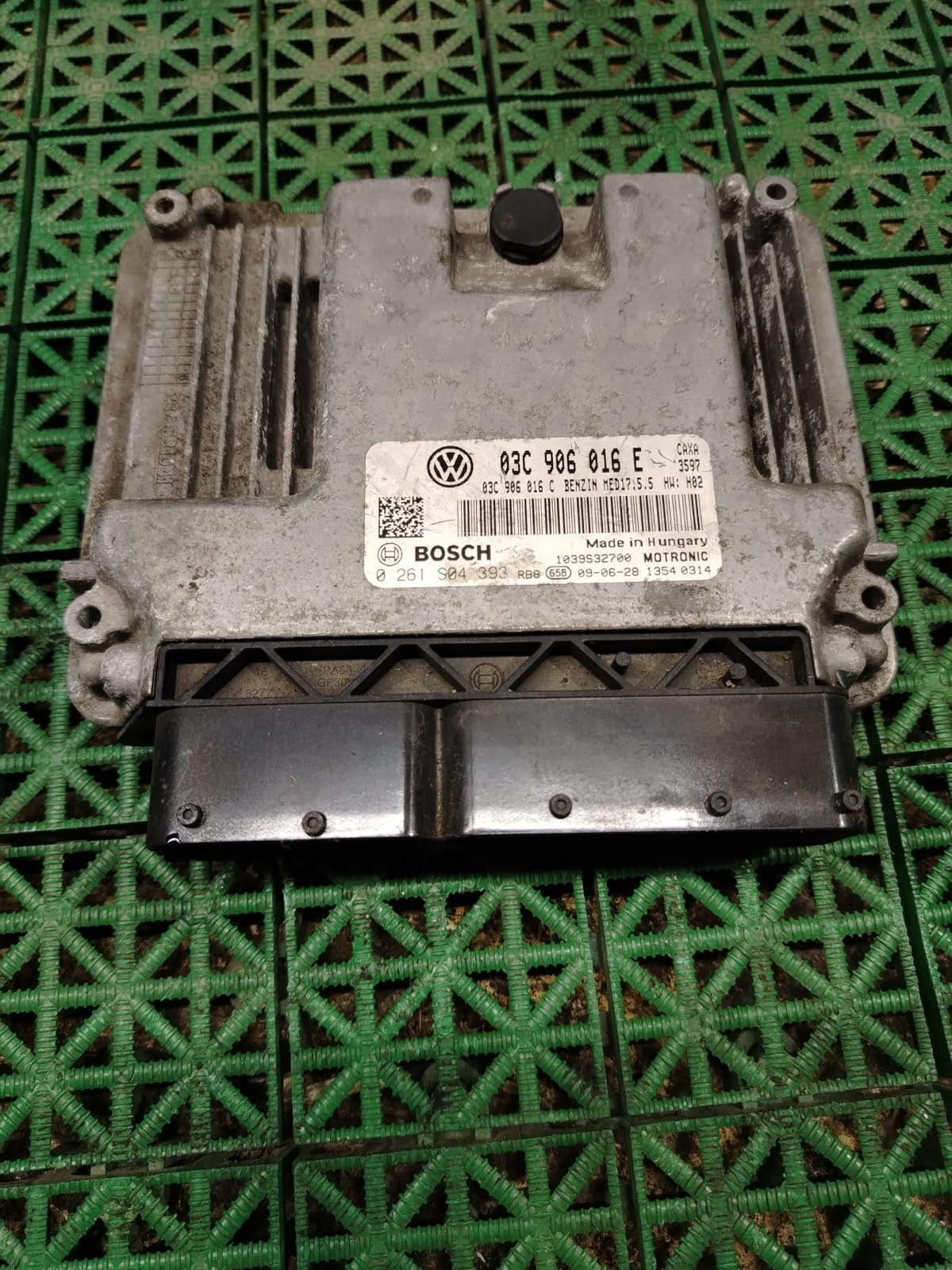Блок управления двигателя ДВС ЭБУ SKODA OCTAVIA 1Z CAXA 1,4 03C906016E Б/У