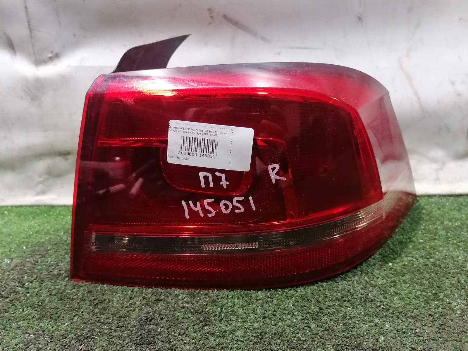 Фонарь VOLKSWAGEN PASSAT B7 2011- седан наружний правый б/у