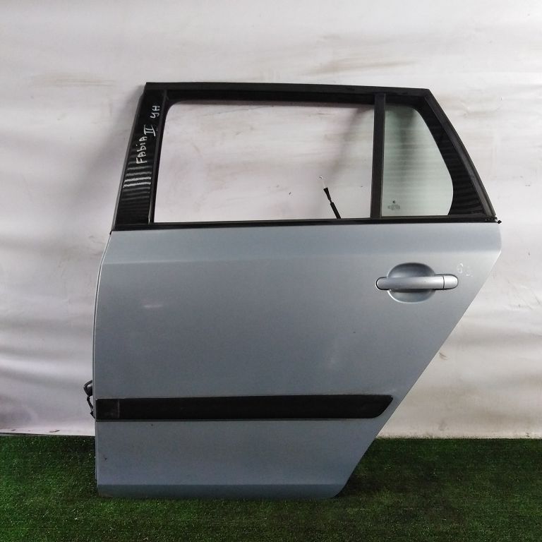 Дверь SKODA FABIA 2 2007- задняя левая универсал голубая Б/У