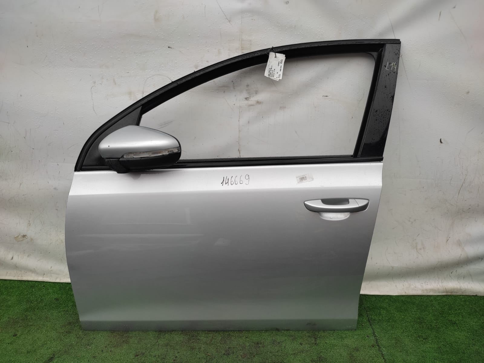 Дверь VOLKSWAGEN GOLF 6 2009- передняя левая серебро б/у
