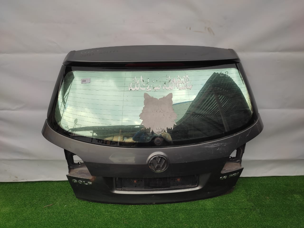 Крышка багажника VOLKSWAGEN GOLF 5+ 2005- серый б/у