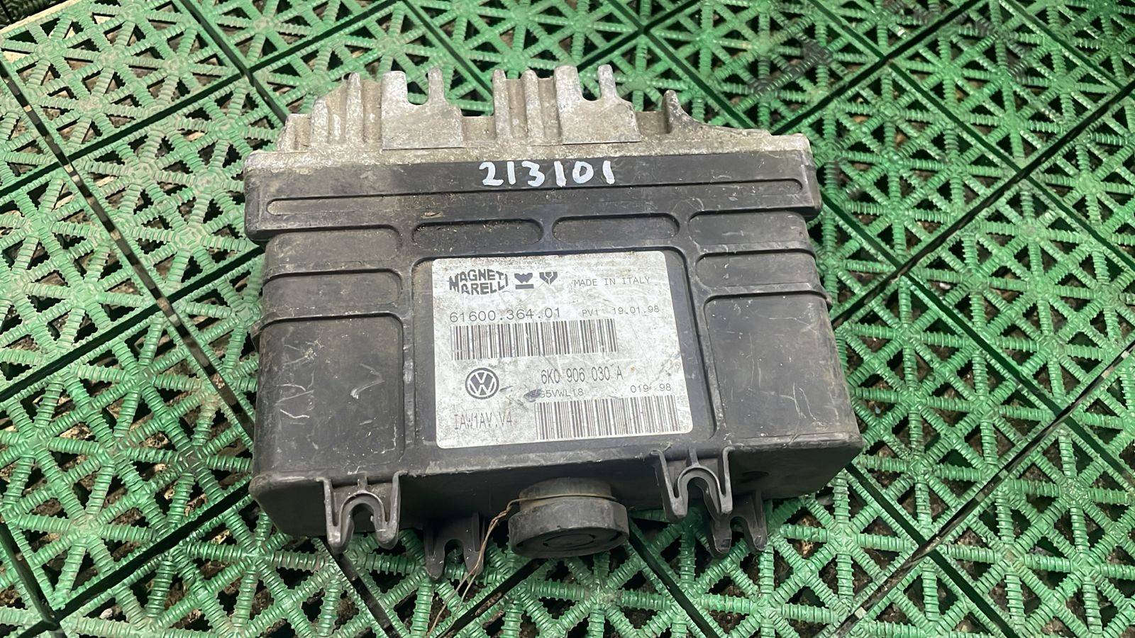 Блок управления двигателя ДВС ЭБУ VOLKSWAGEN GOLF AEE 1997- Б/У