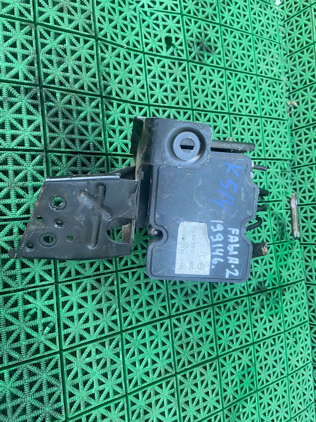 Блок ABS SKODA FABIA 2 2007- 6R0614517AK б/у