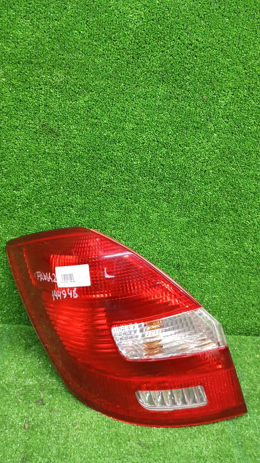 Фонарь SKODA FABIA 2 2007- левый б/у