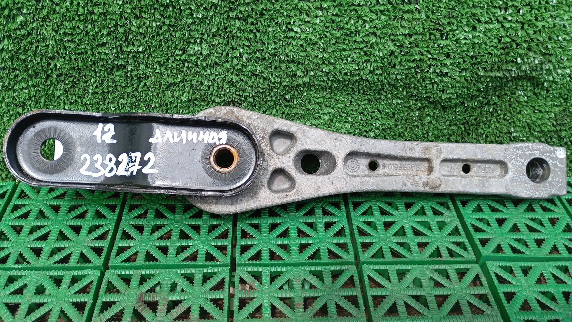 Подушка, опора коробки передач AUDI A3, SKODA OCTAVIA 1Z, VOLKSWAGEN GOLF 5/5+6, JETTA 5/6, CADDY, TOURAN 2004- задняя длинная б/у
