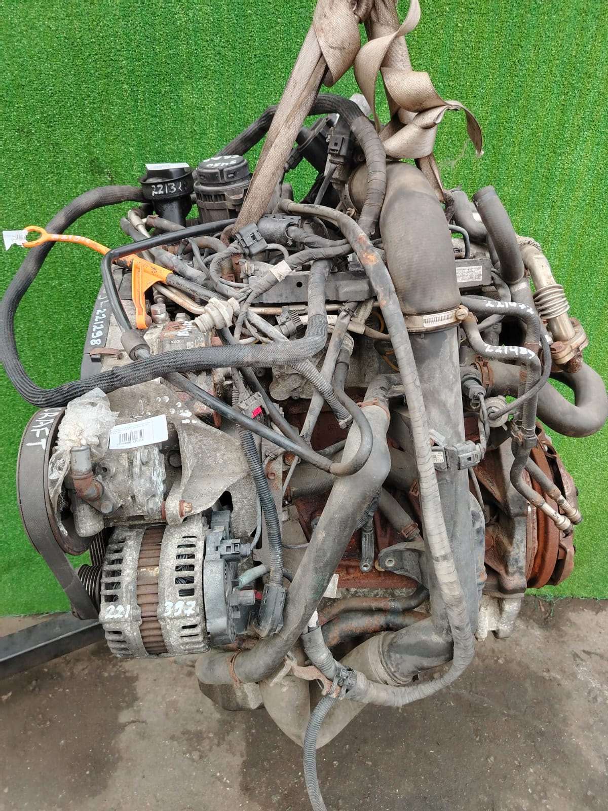 Насос вакуумный VOLKSWAGEN CRAFTER BJL 2,5 100KW/136лс 2006- б/у