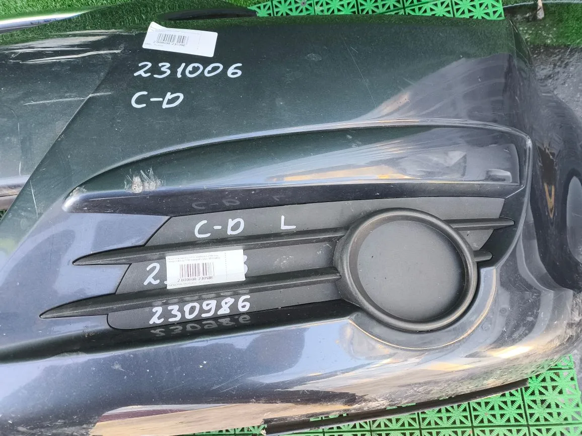 Решетка в бампер OPEL CORSA D 2006- без отверстия под ПТФ правая б/у