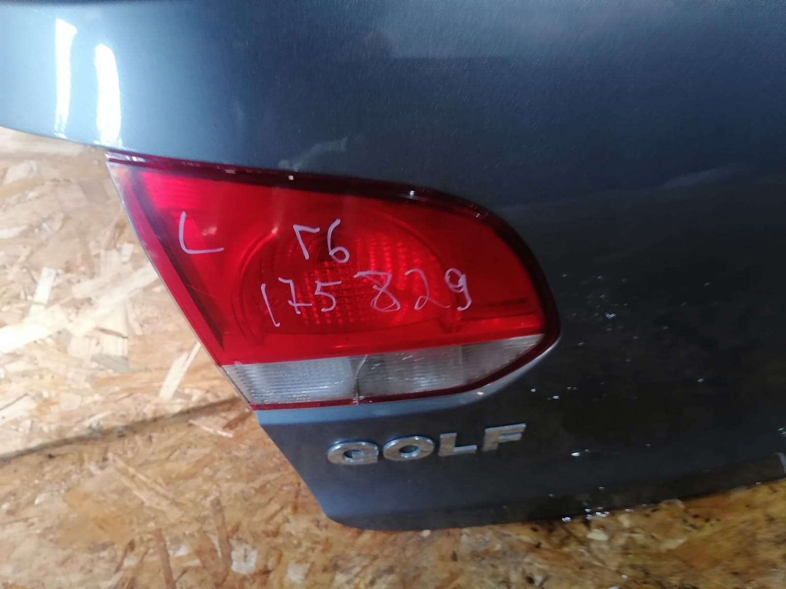 Фонарь VOLKSWAGEN GOLF 6 2009- внутренний левый б/у