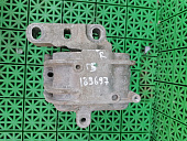 Подушка, опора двигателя AUDI A3, SKODA OCTAVIA 1Z, VOLKSWAGEN GOLF 5/5+/6, JETTA 5/6, PASSAT B6/B7/CC, TOURAN, TIGUAN 1,6/2,0 2004- правая назад б/у